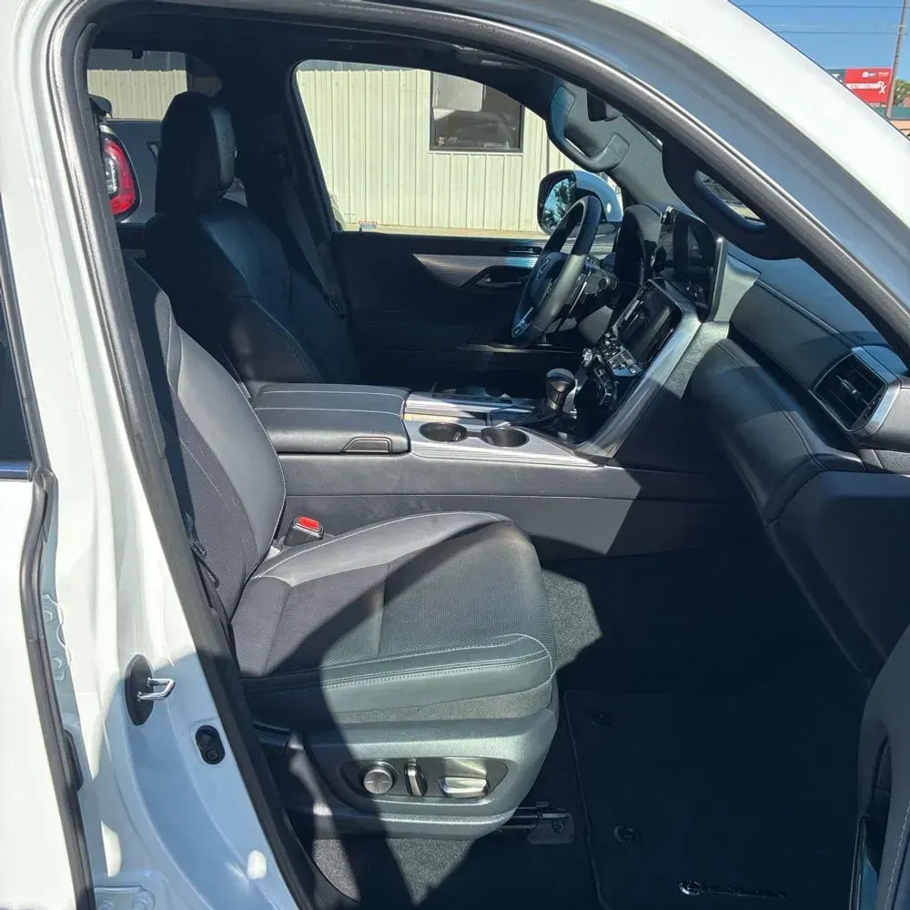 2024 Lexus LX 600 F SPORT Handling