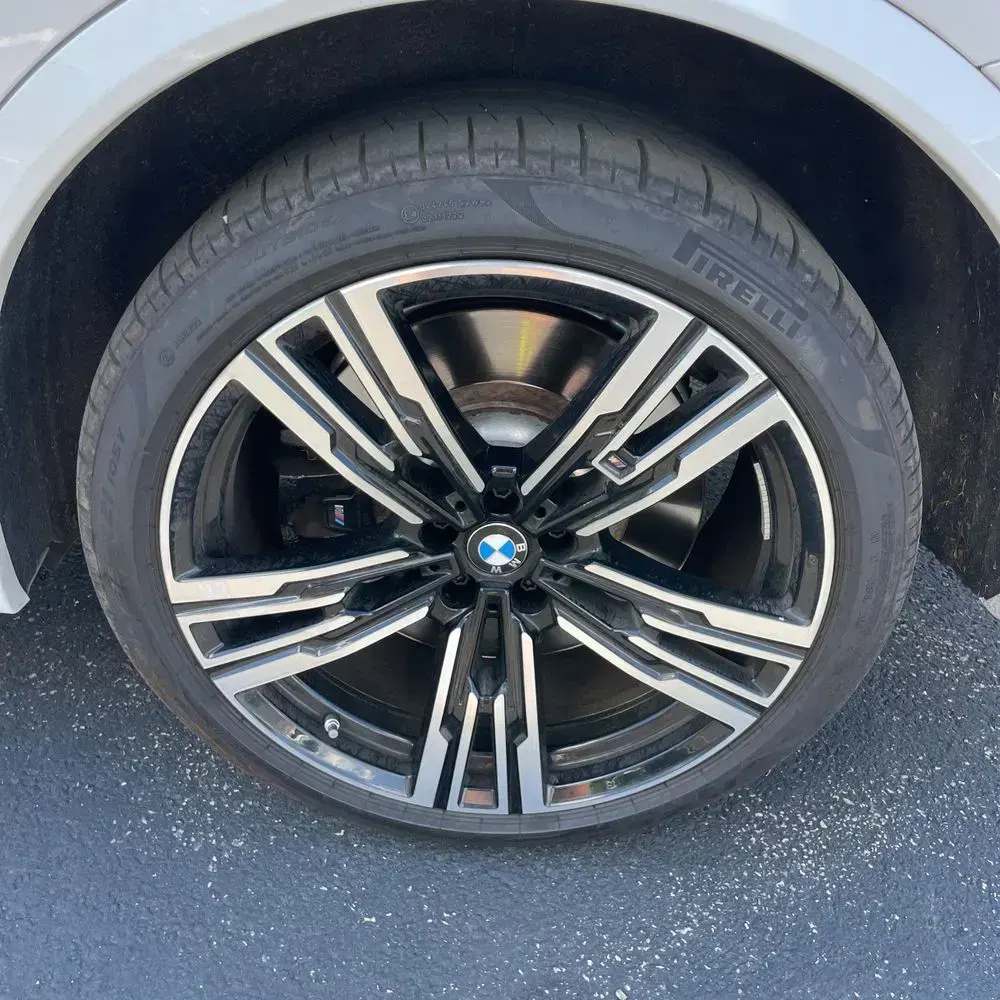 2024 BMW X7 M60i