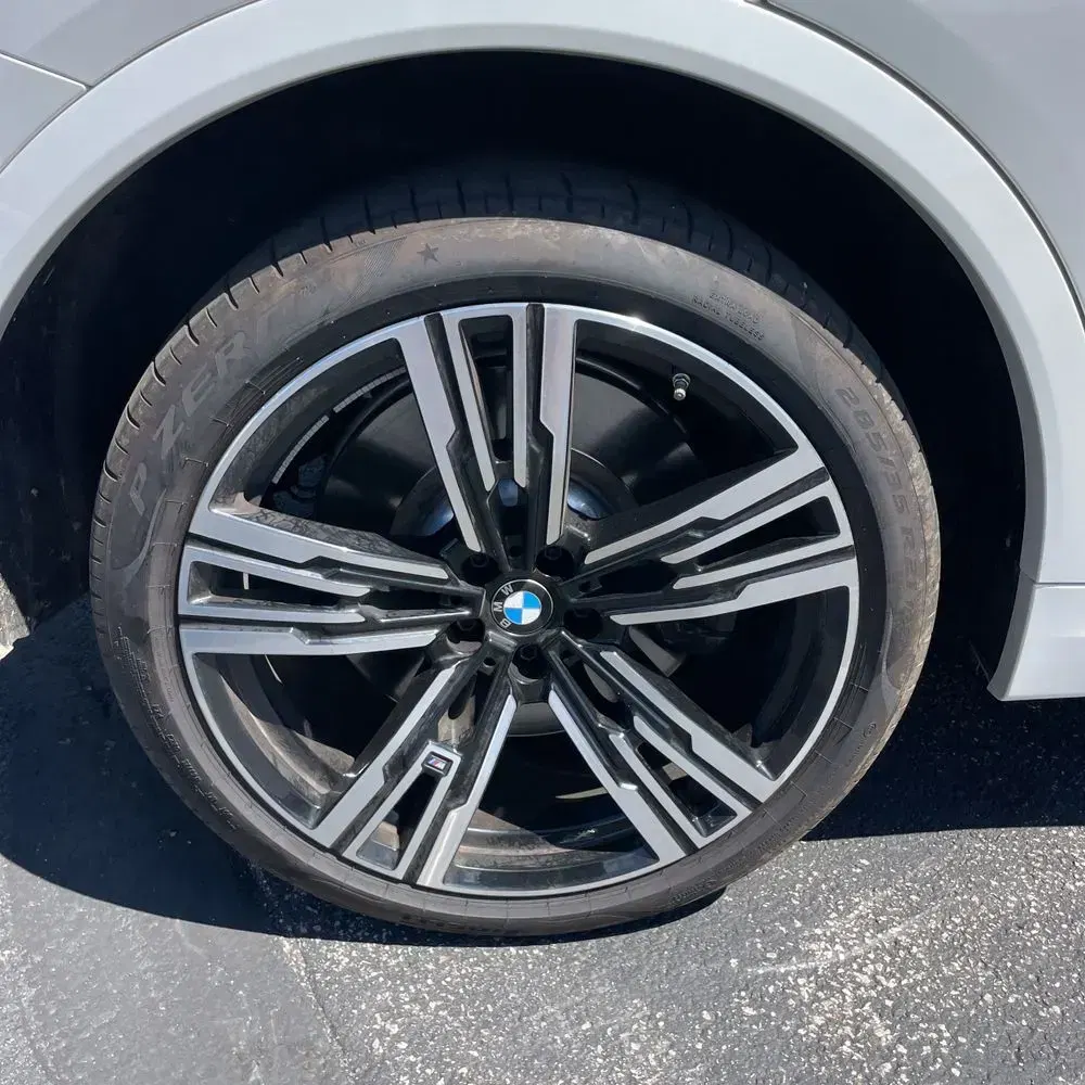 2024 BMW X7 M60i