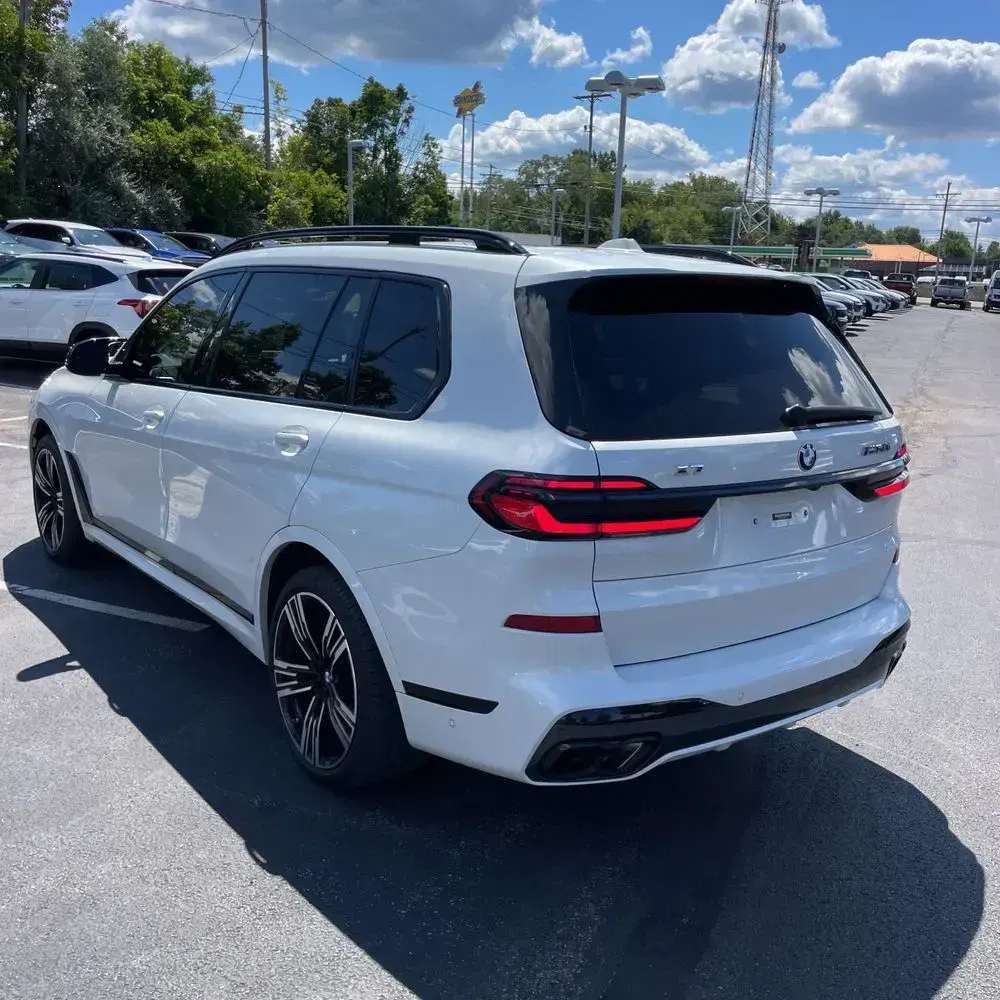 2024 BMW X7 M60i