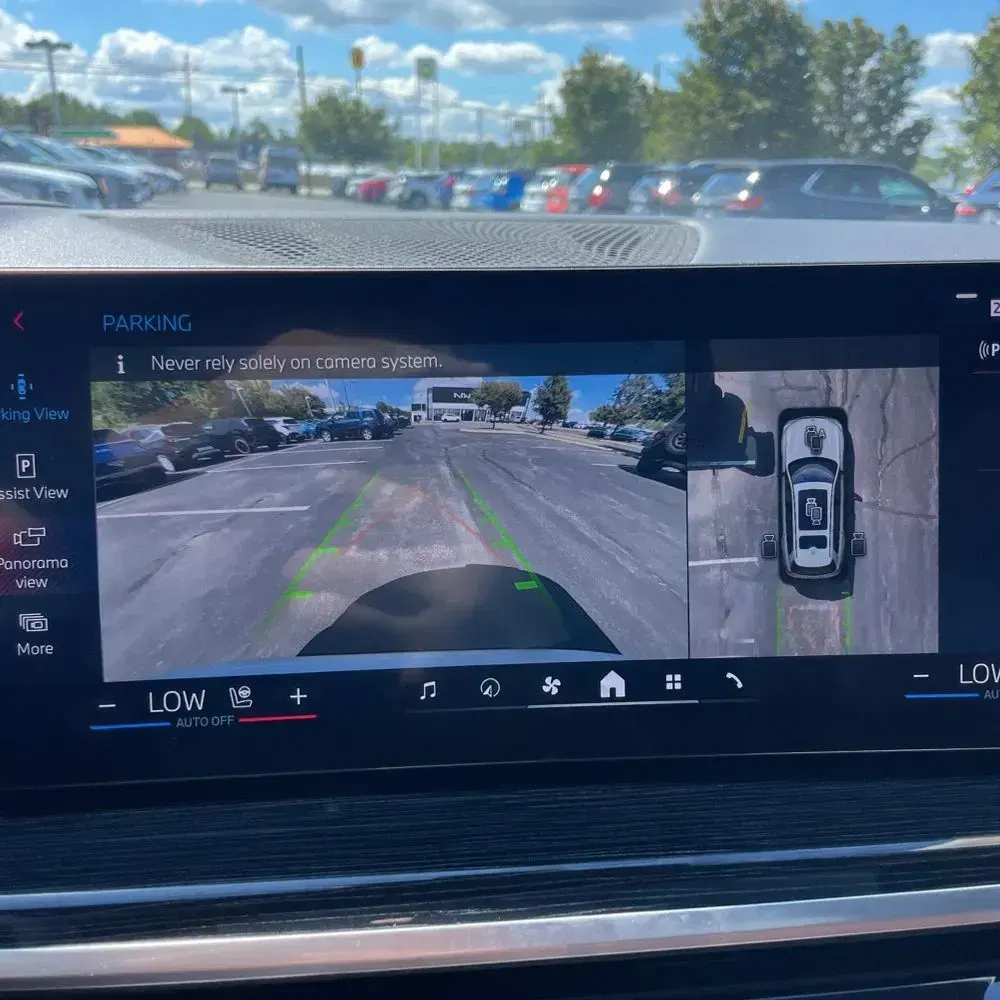 2024 BMW X7 M60i
