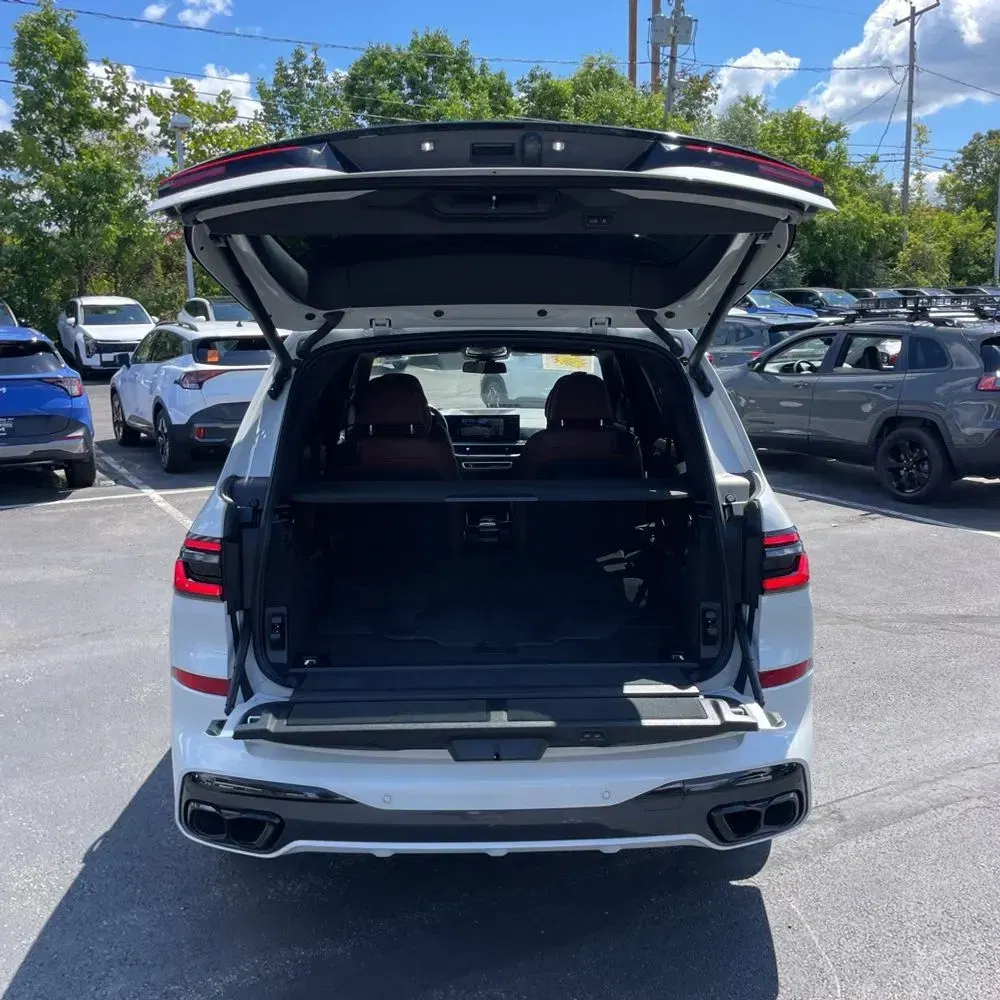 2024 BMW X7 M60i