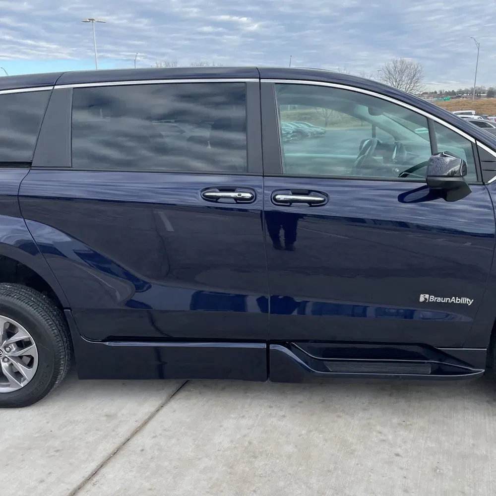 2023 Toyota Sienna XLE 8-Passenger