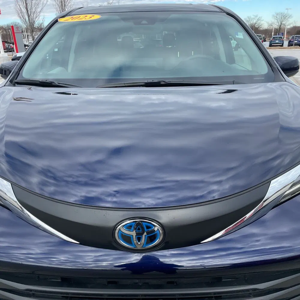 2023 Toyota Sienna XLE 8-Passenger