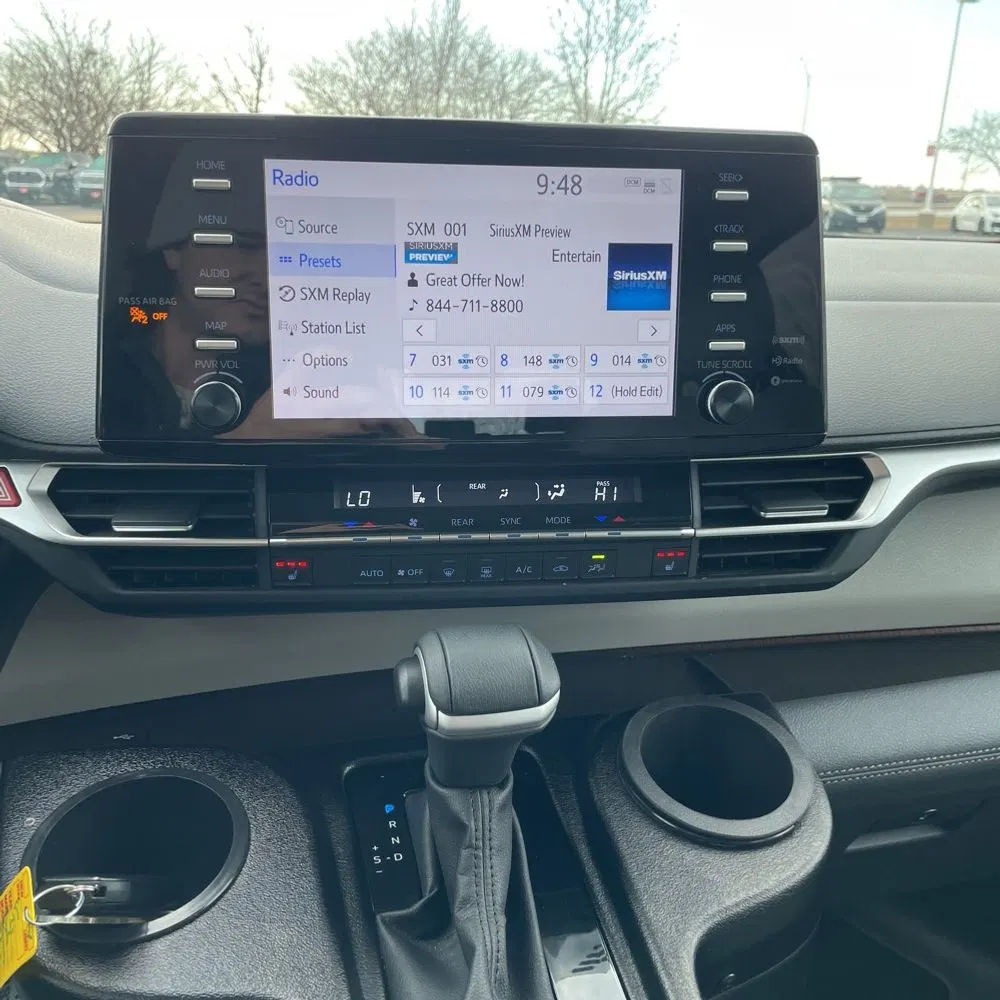 2023 Toyota Sienna XLE 8-Passenger