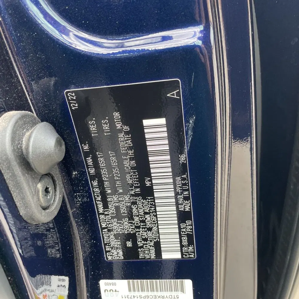2023 Toyota Sienna XLE 8-Passenger