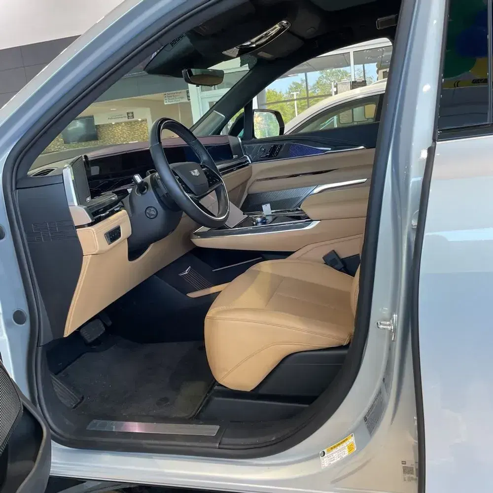 2025 Cadillac Escalade IQ Sport 2