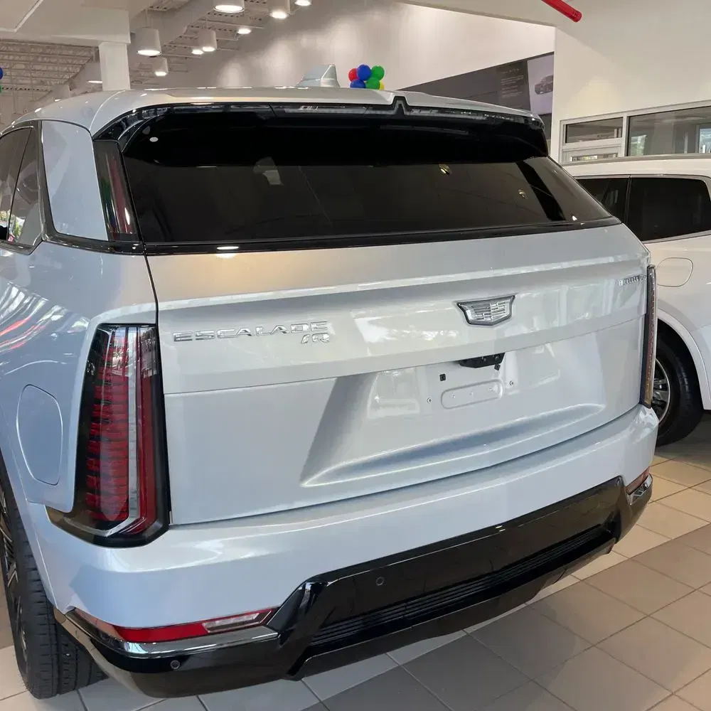 2025 Cadillac Escalade IQ Sport 2