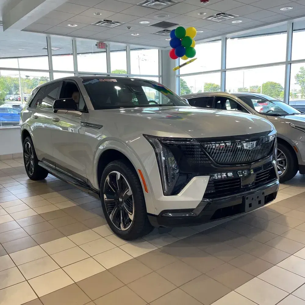 2025 Cadillac Escalade IQ Sport 2