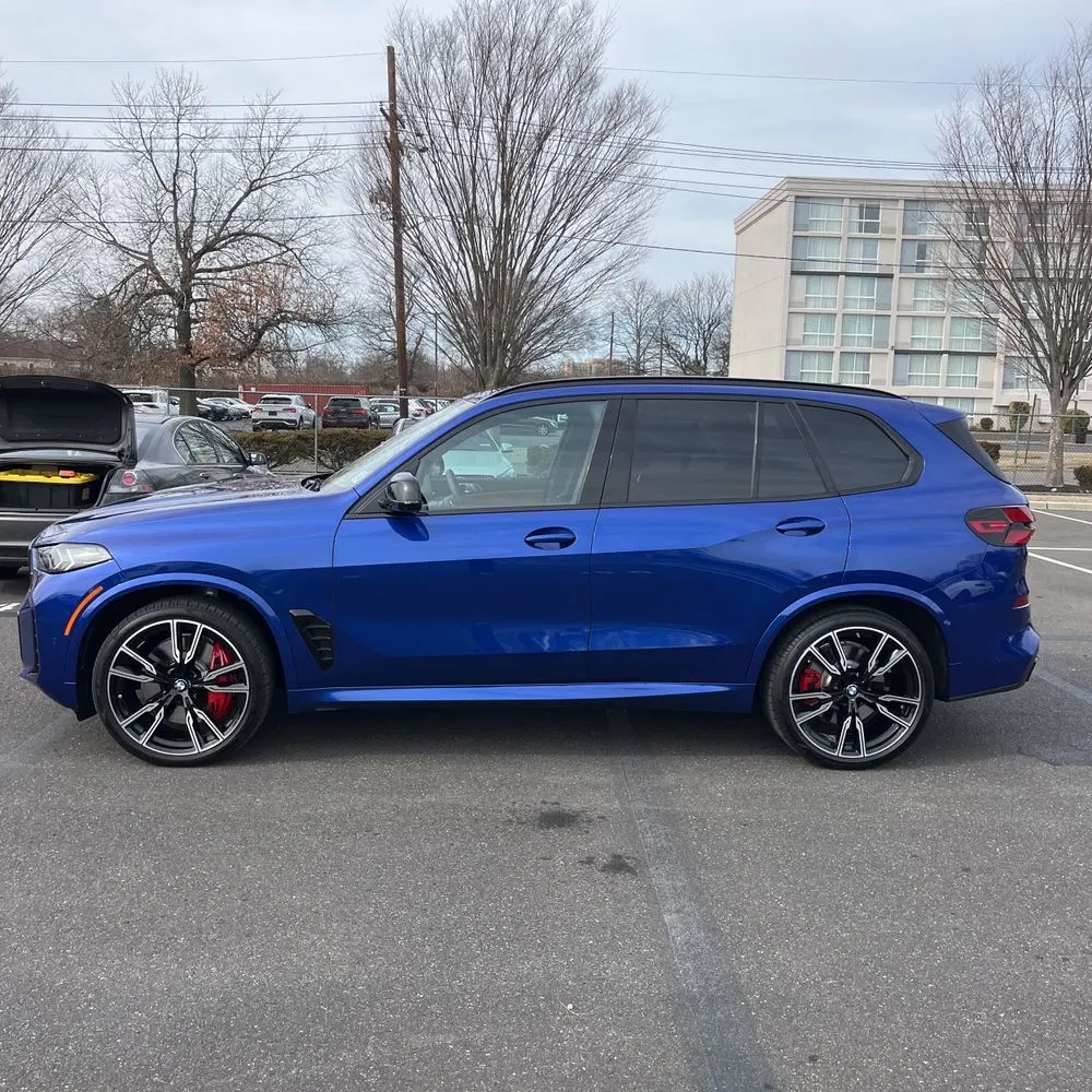 2025 BMW X5 M60i