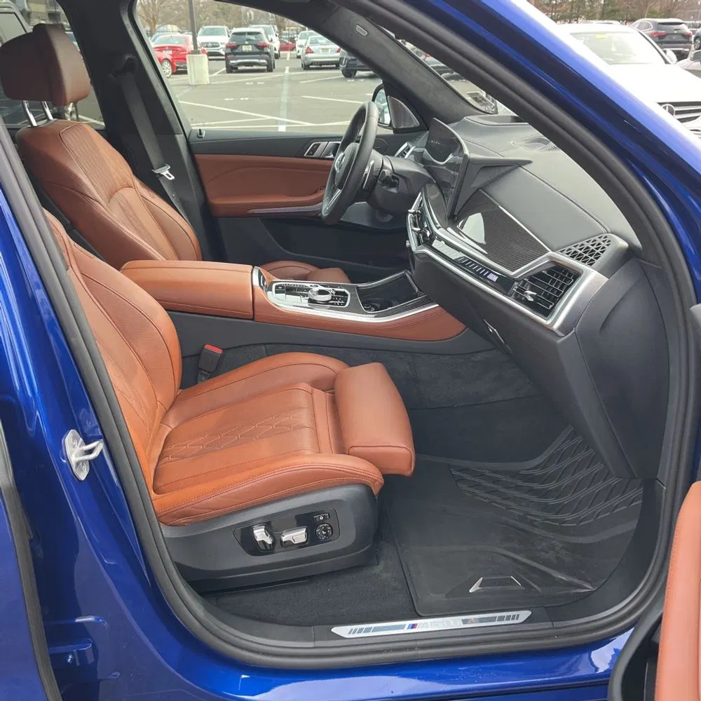 2025 BMW X5 M60i