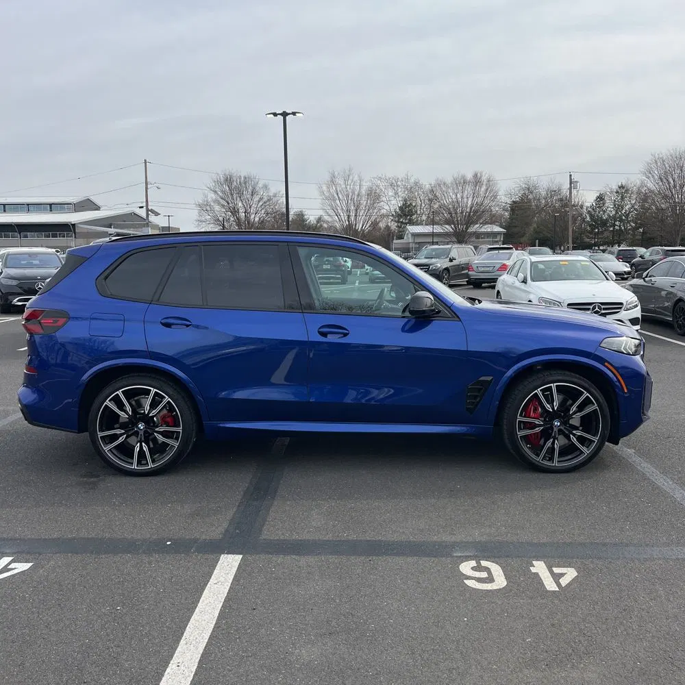 2025 BMW X5 M60i