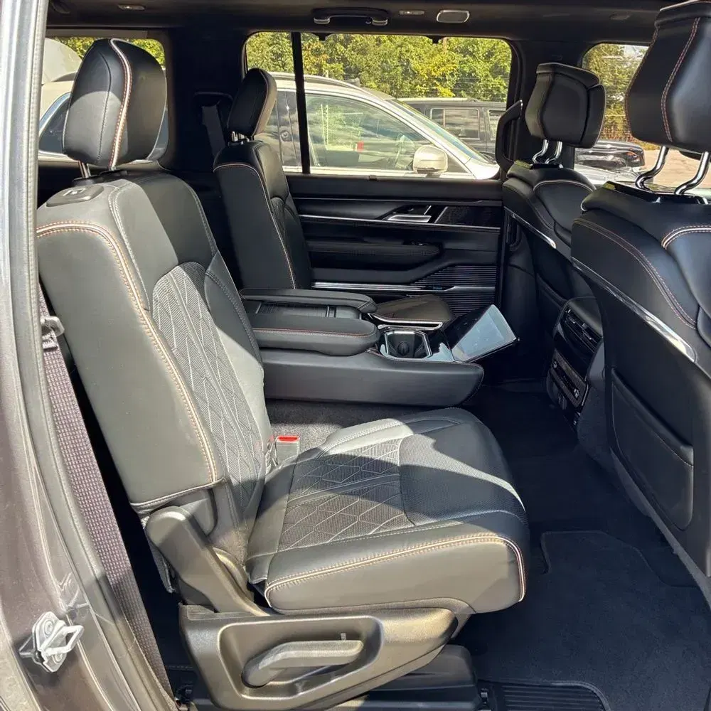 2024 Jeep Grand Wagoneer Series III Obsidian