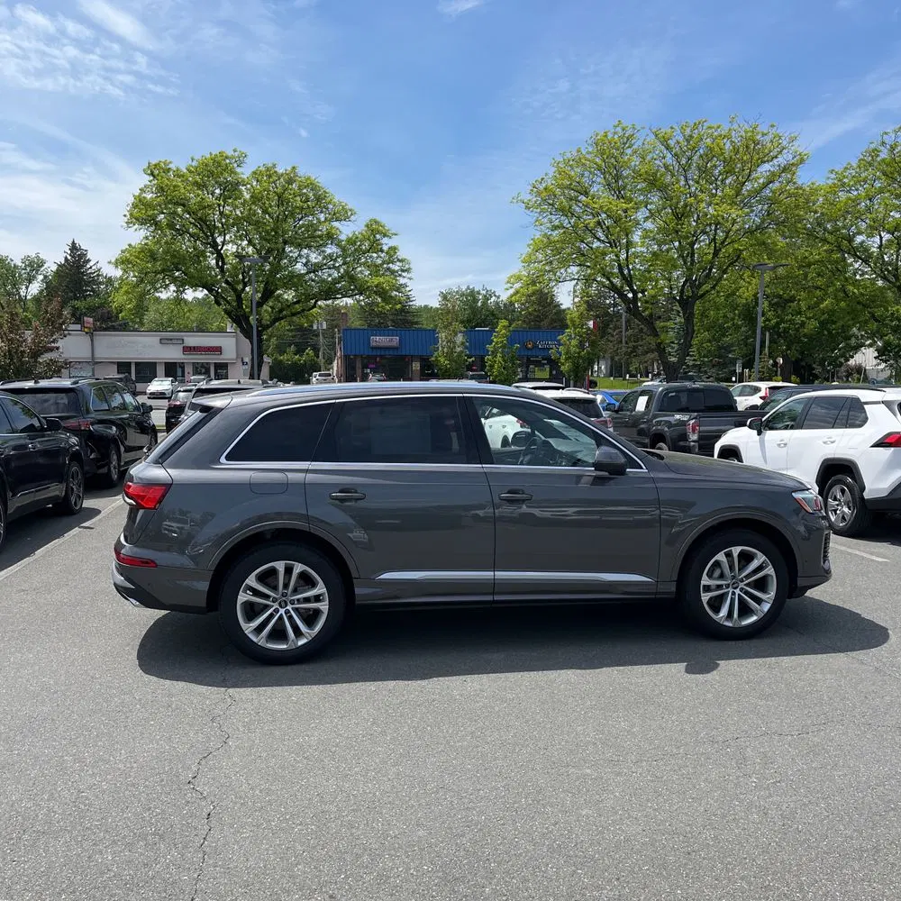 2025 Audi Q7 Premium 45