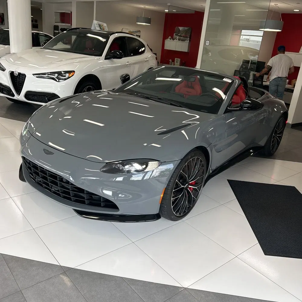 2022 Aston Martin Vantage Base