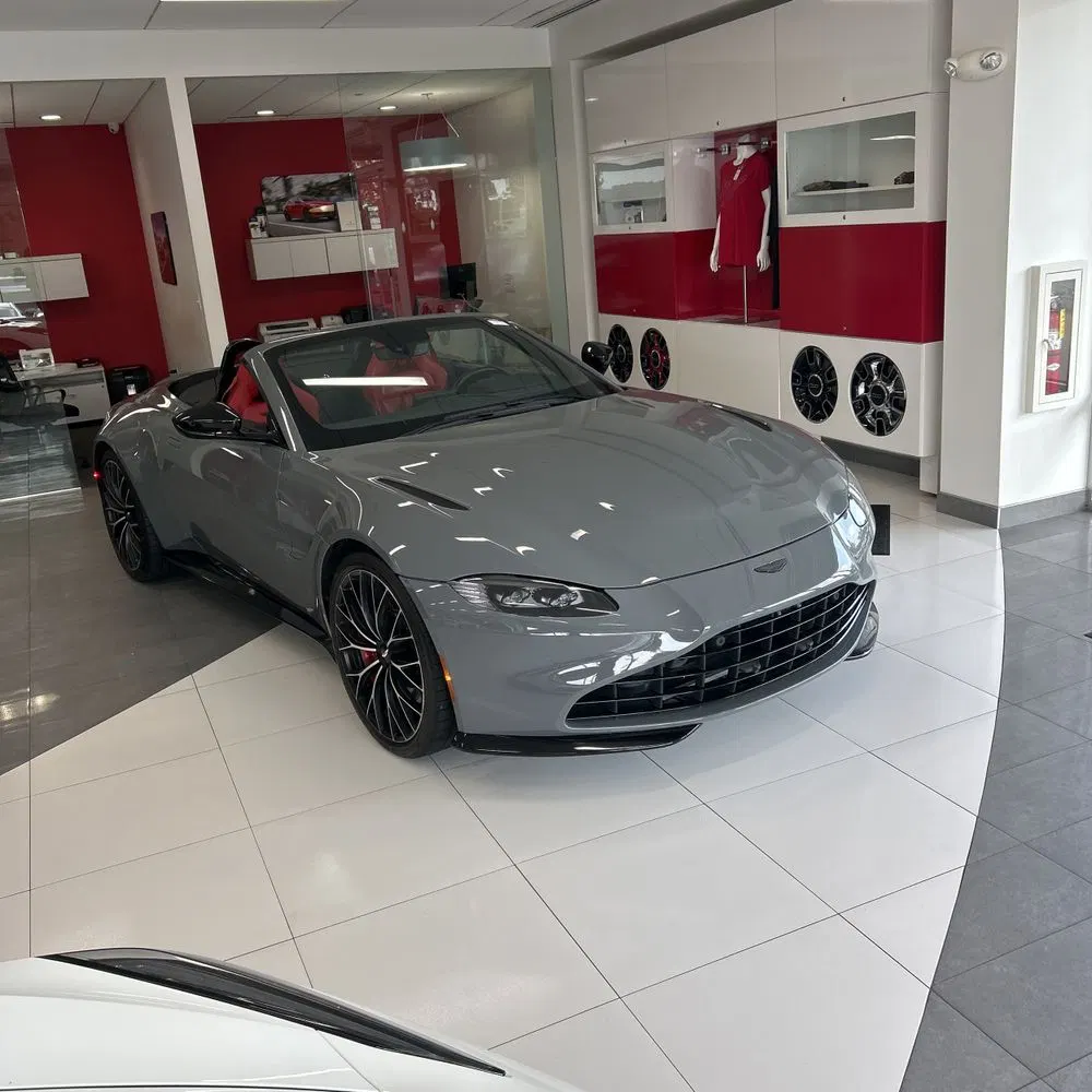 2022 Aston Martin Vantage Base
