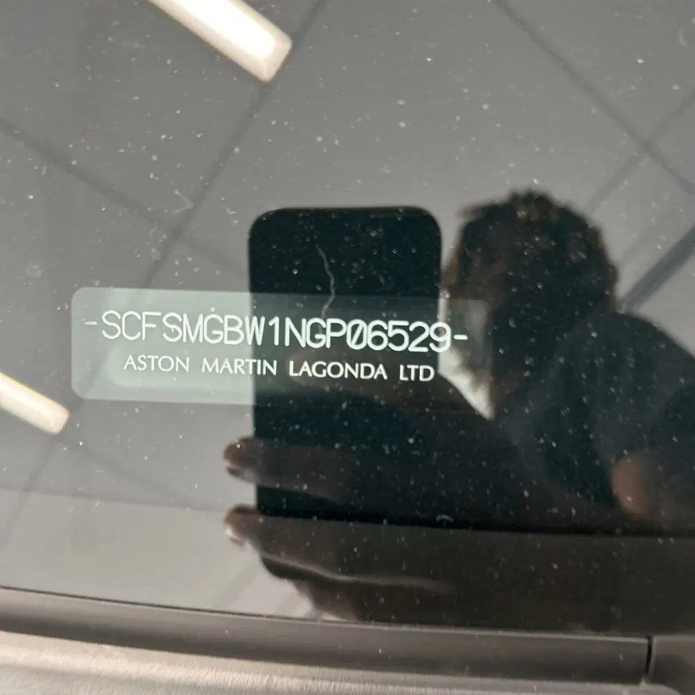 2022 Aston Martin Vantage Base