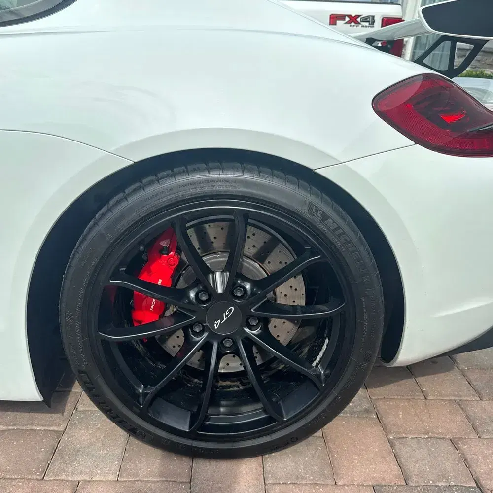 2016 Porsche Cayman GT4