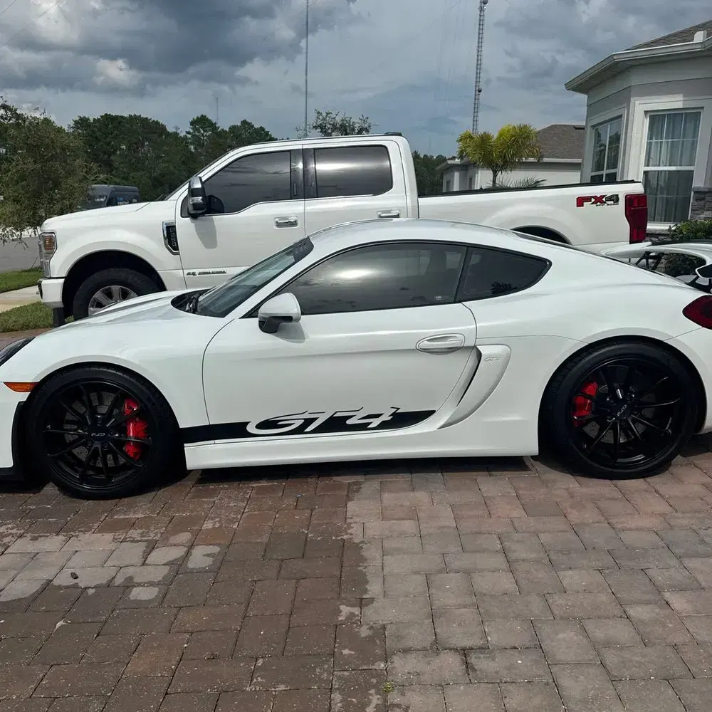 2016 Porsche Cayman GT4