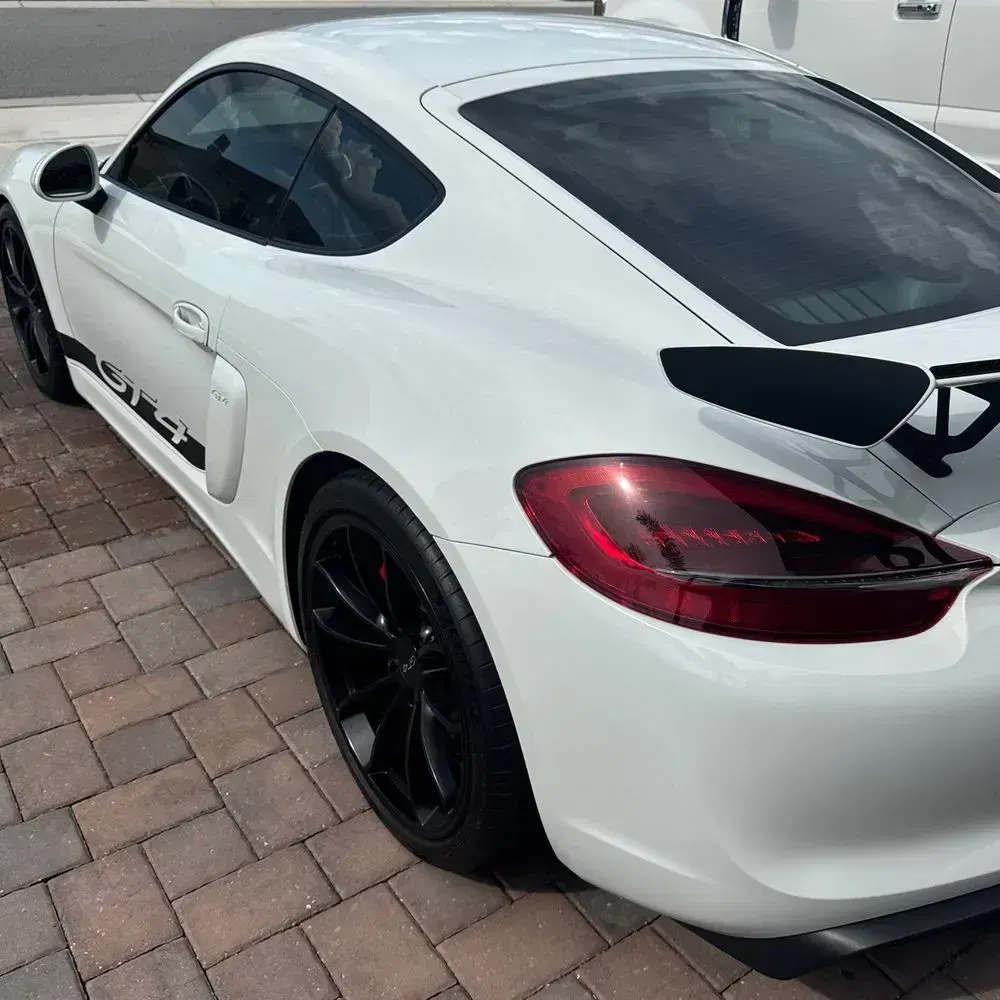 2016 Porsche Cayman GT4