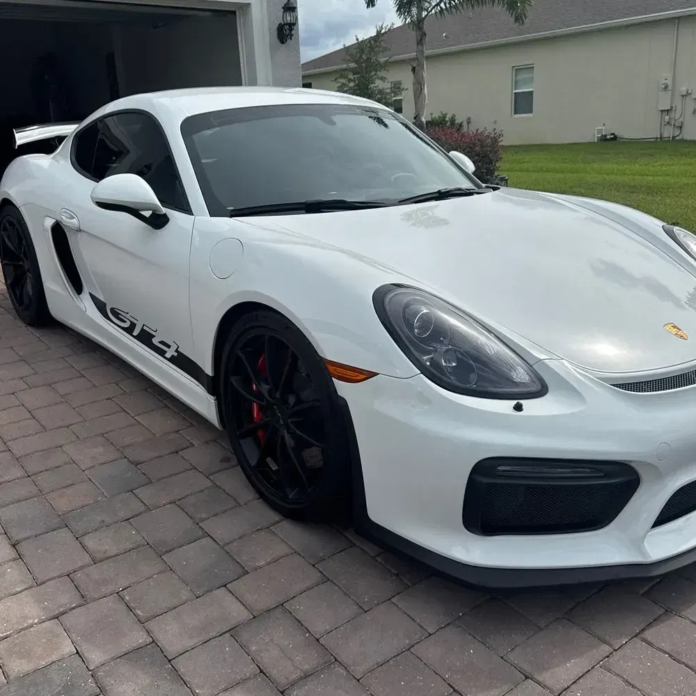 2016 Porsche Cayman GT4