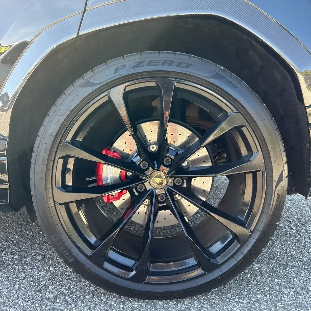 2020 Lamborghini Urus Base