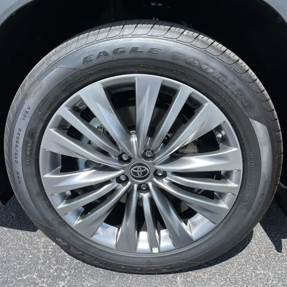 2025 Toyota Highlander Platinum
