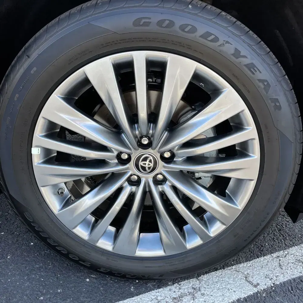 2025 Toyota Highlander Platinum