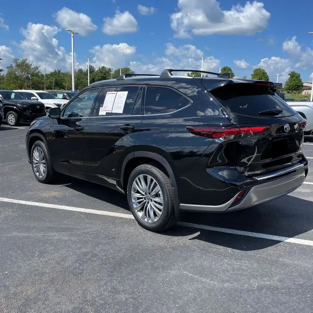 2025 Toyota Highlander Platinum