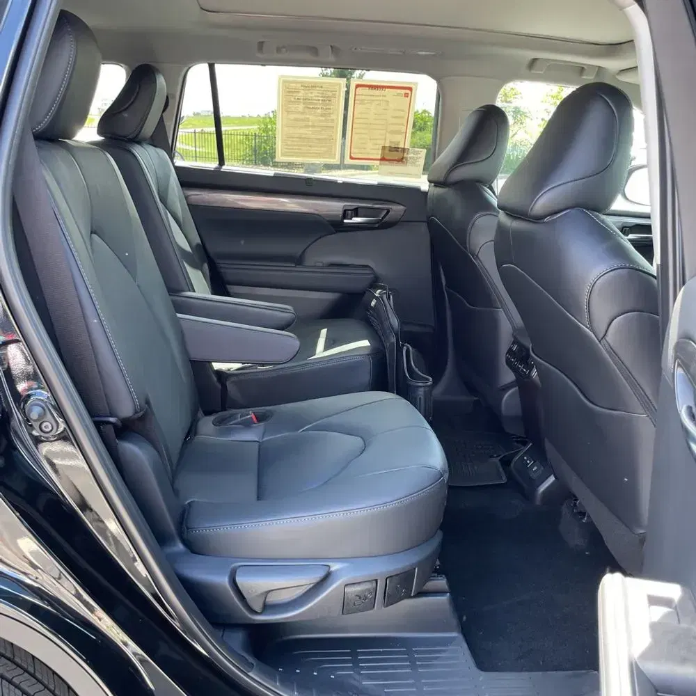 2025 Toyota Highlander Platinum