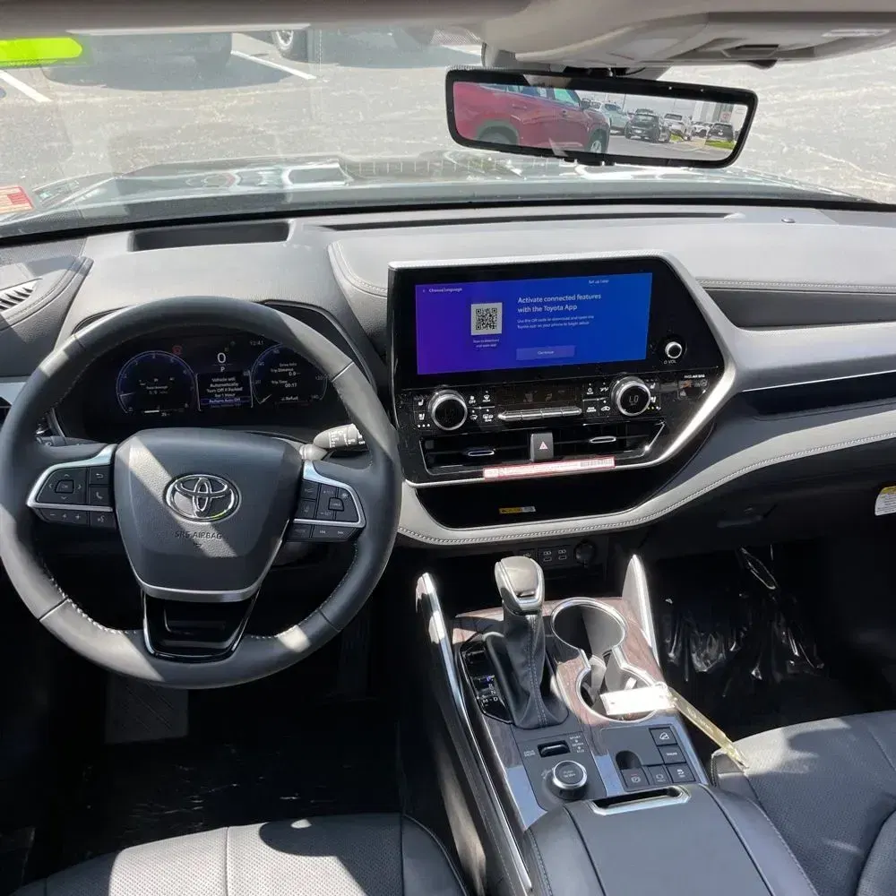 2025 Toyota Highlander Platinum
