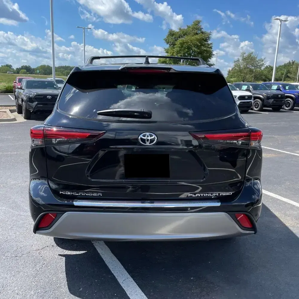 2025 Toyota Highlander Platinum