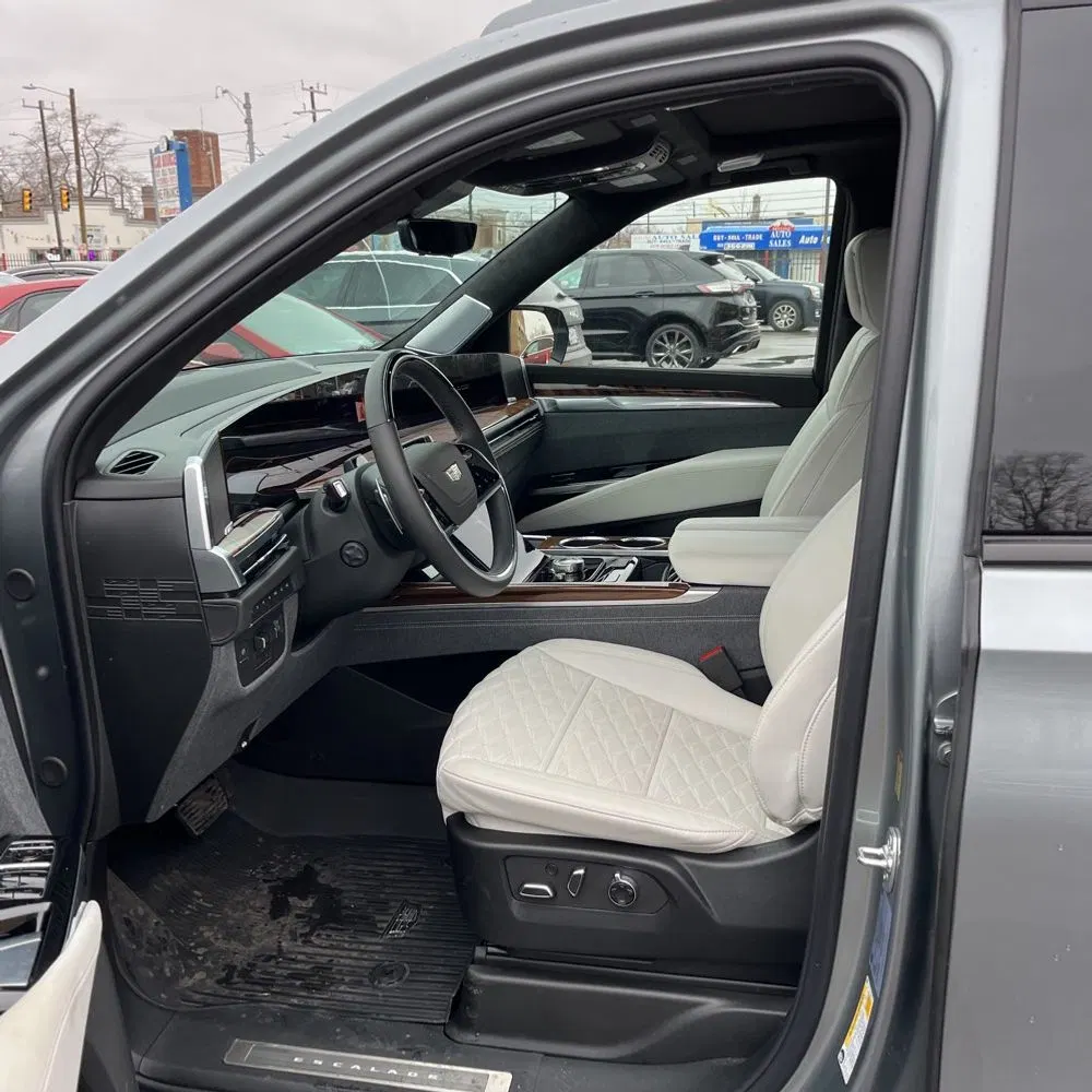 2025 Cadillac Escalade Sport Platinum