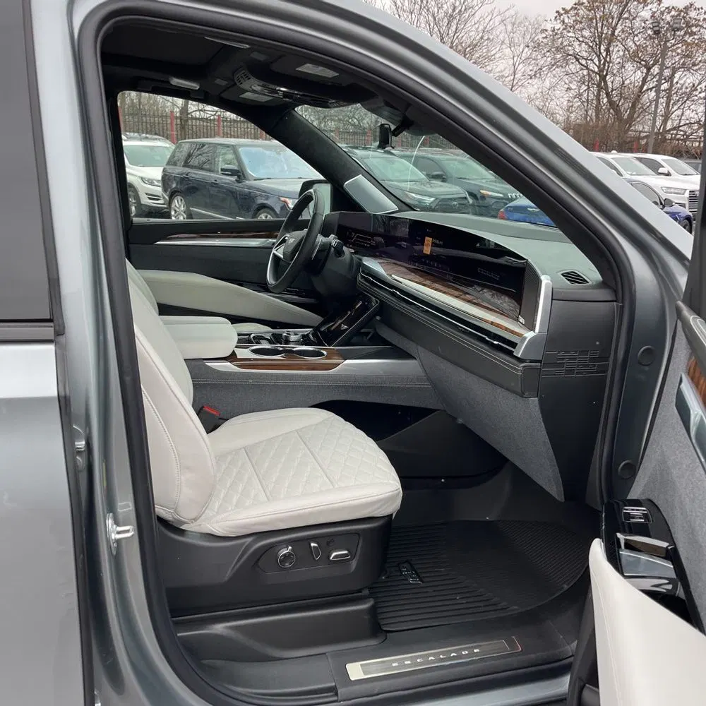 2025 Cadillac Escalade Sport Platinum