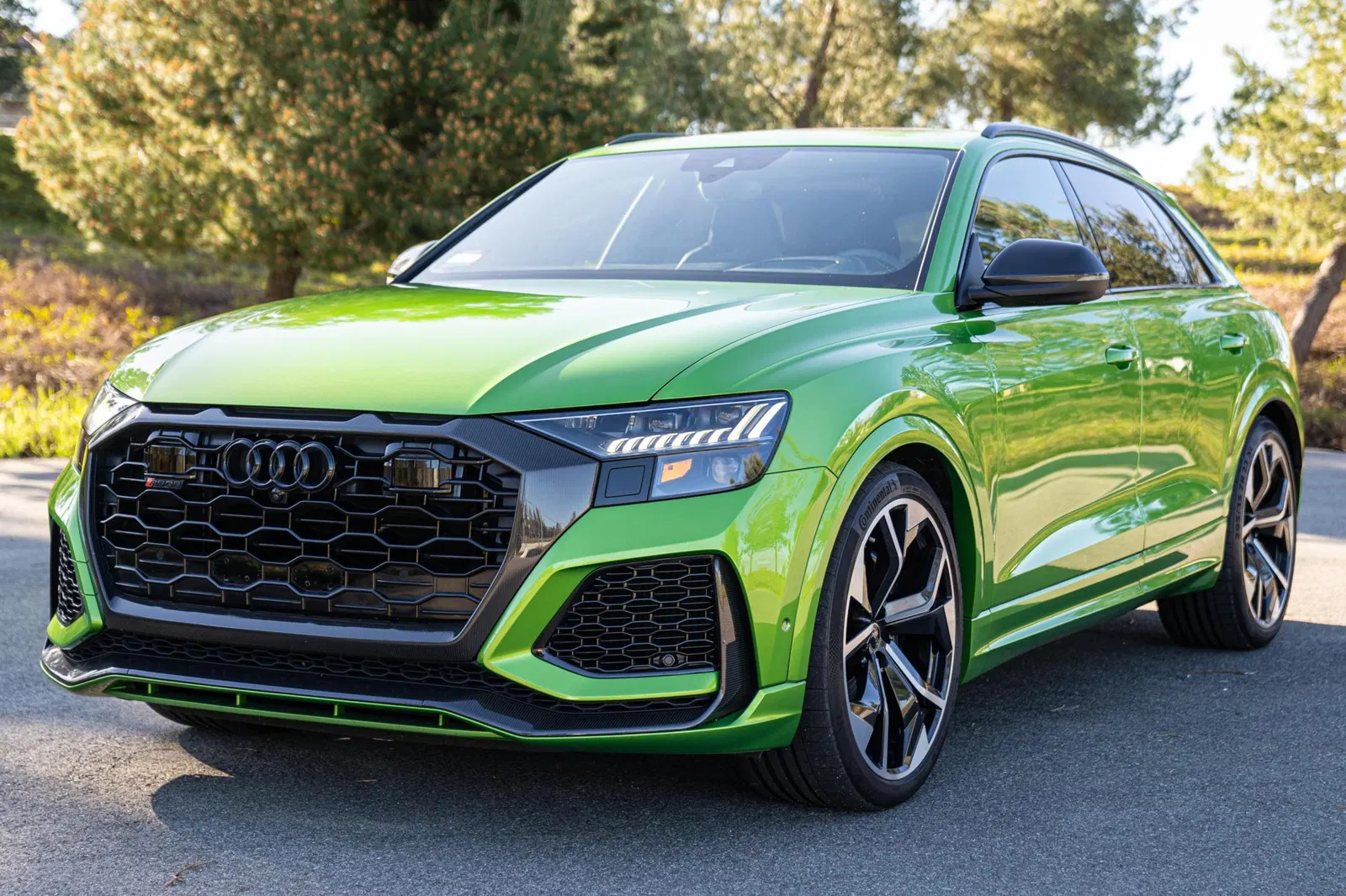 2022 Audi RS Q8 - Twin-Turbo V8, AWD, Audi Exclusive Java Green, Highly Equipped
