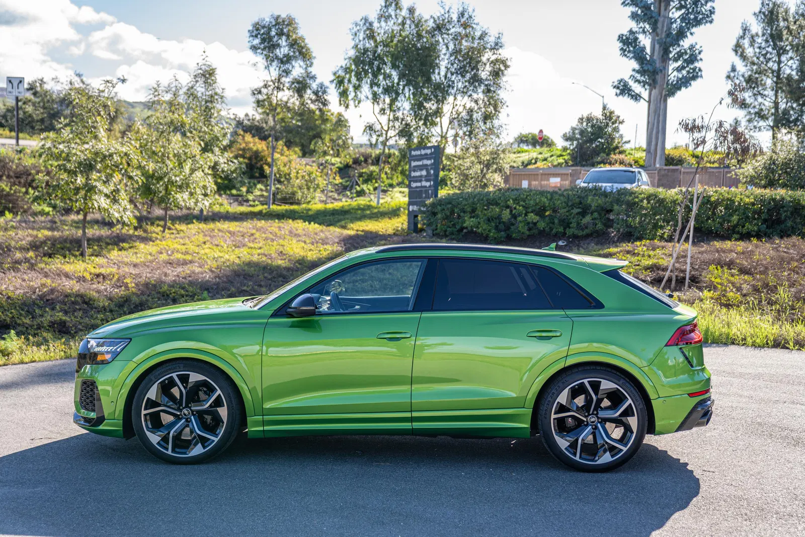 2022 Audi RS Q8 - Twin-Turbo V8, AWD, Audi Exclusive Java Green, Highly Equipped