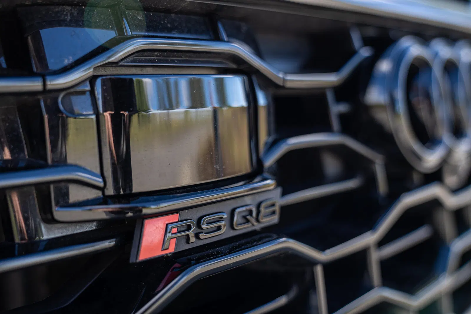 2022 Audi RS Q8 - Twin-Turbo V8, AWD, Audi Exclusive Java Green, Highly Equipped