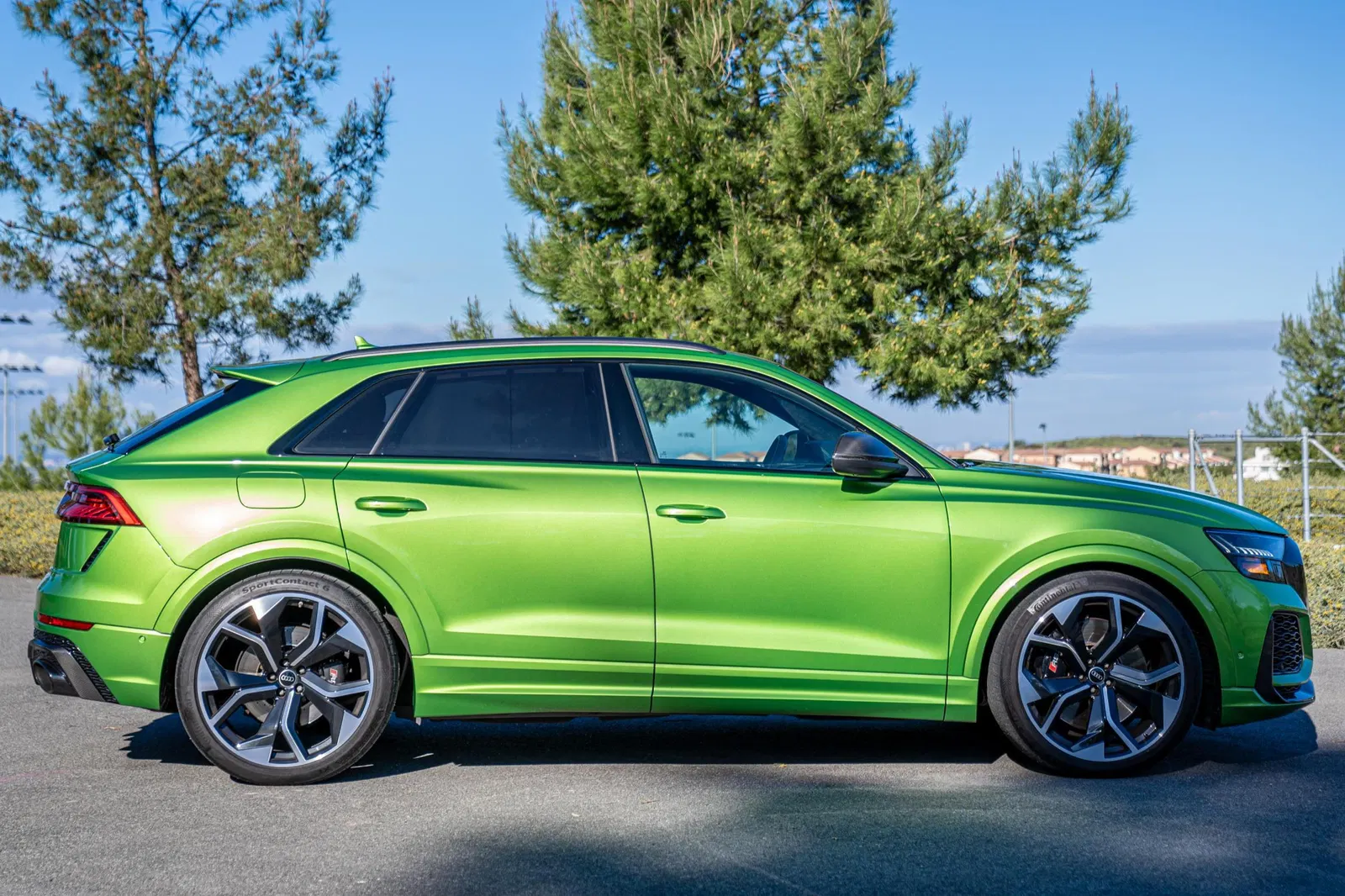 2022 Audi RS Q8 - Twin-Turbo V8, AWD, Audi Exclusive Java Green, Highly Equipped
