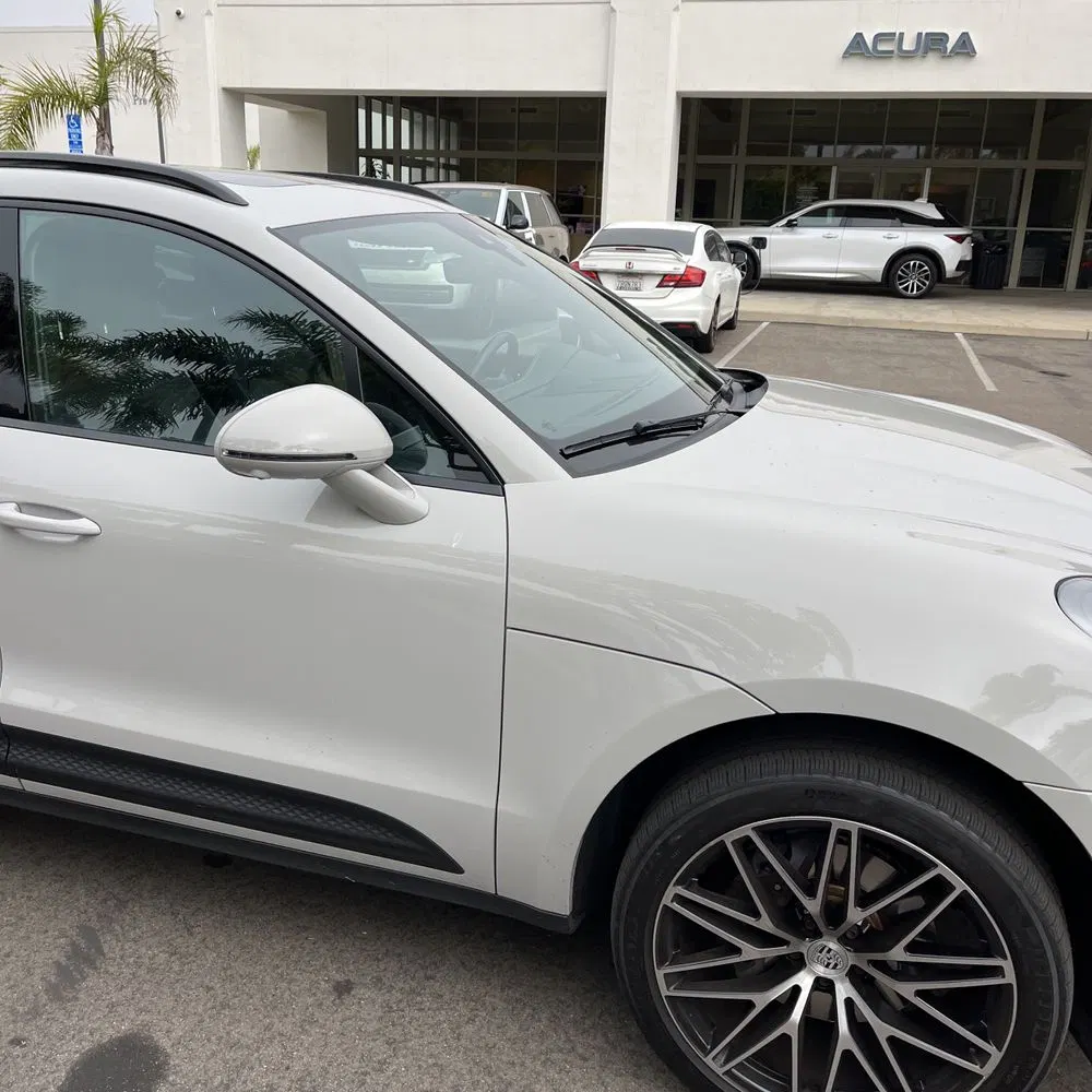 2023 Porsche Macan Base