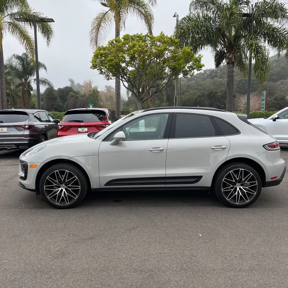 2023 Porsche Macan Base