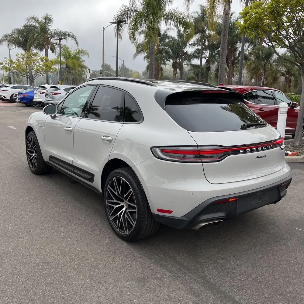 2023 Porsche Macan Base