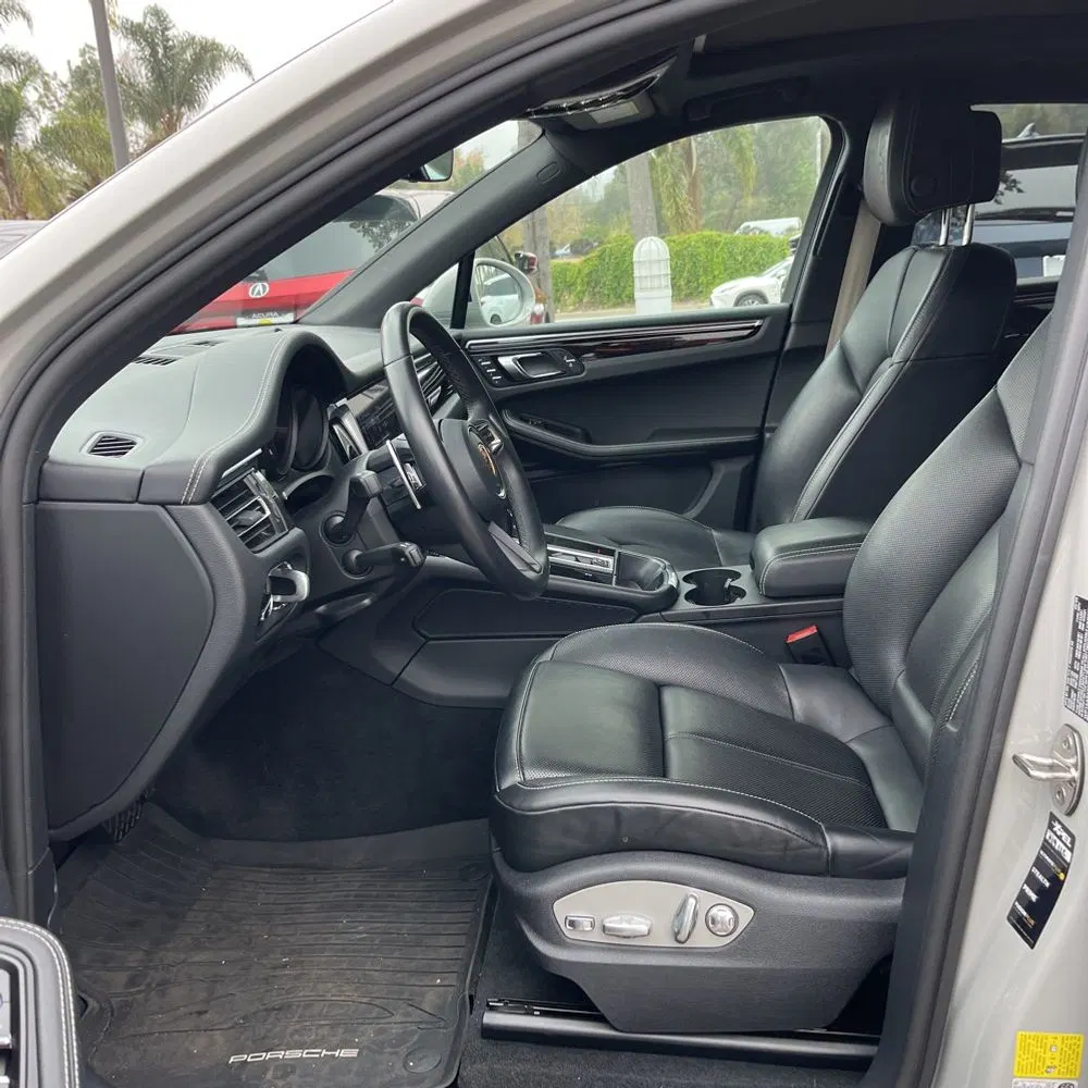 2023 Porsche Macan Base