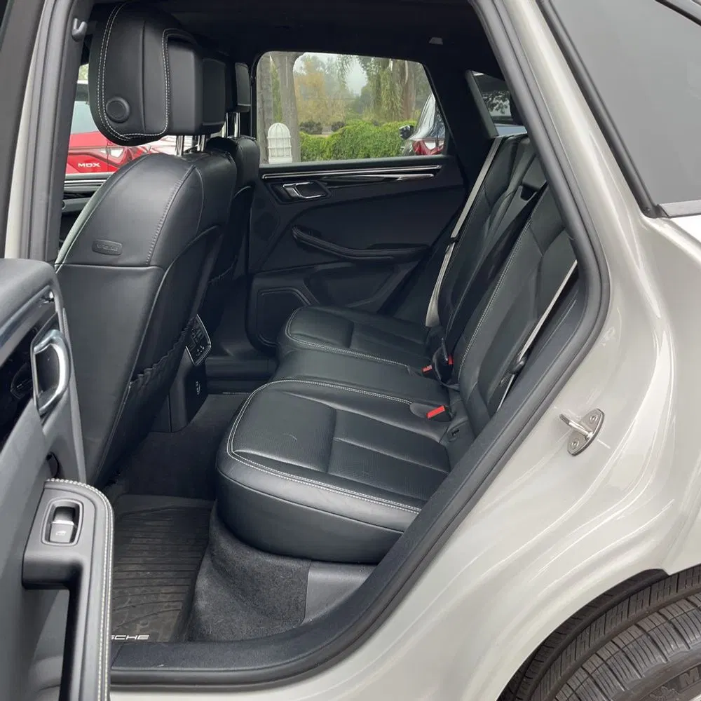 2023 Porsche Macan Base