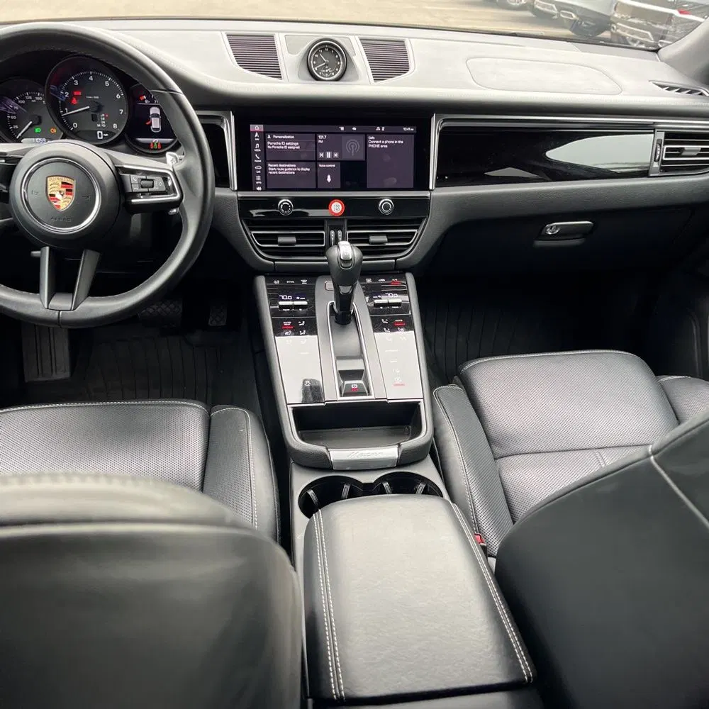2023 Porsche Macan Base