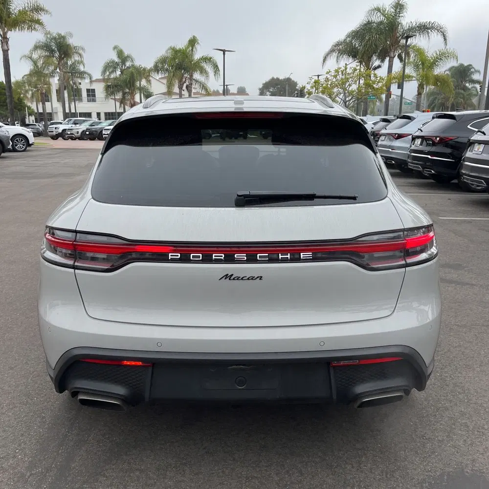 2023 Porsche Macan Base