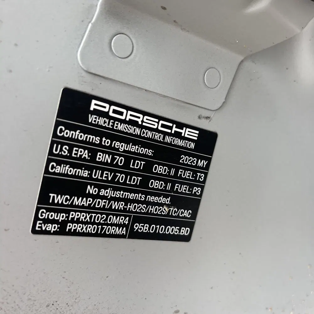 2023 Porsche Macan Base