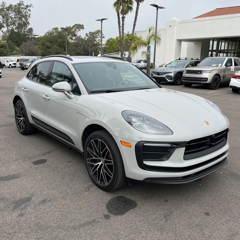 2023 Porsche Macan Base