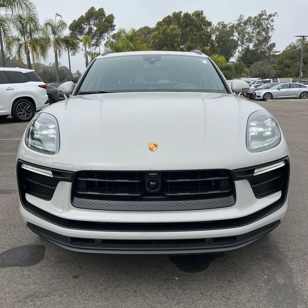 2023 Porsche Macan Base