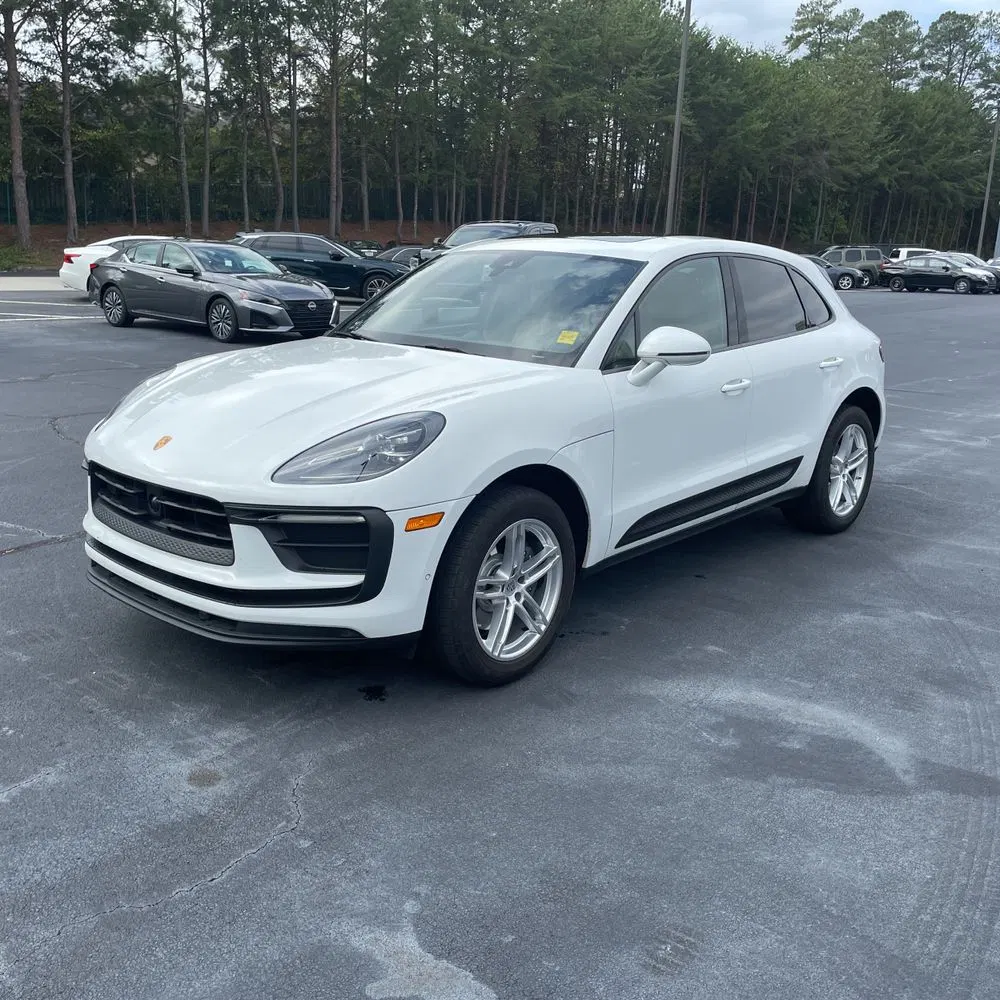 2022 Porsche Macan Base