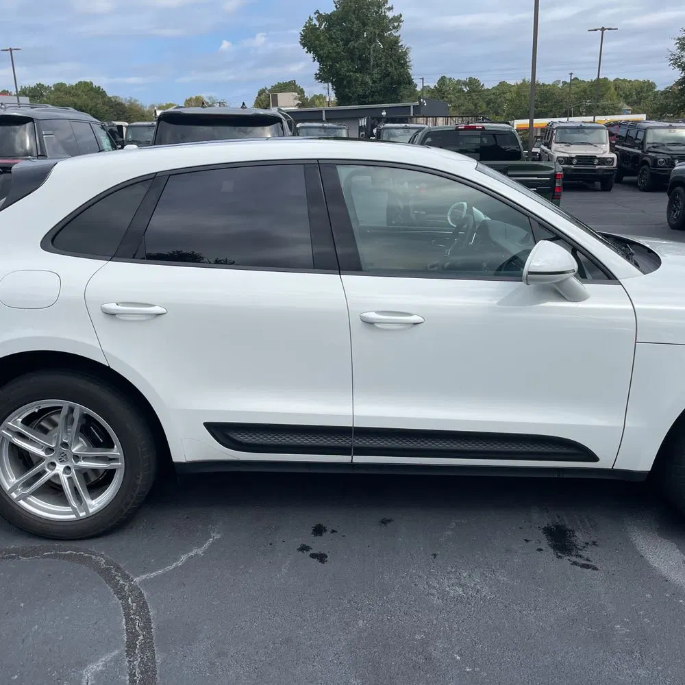 2022 Porsche Macan Base